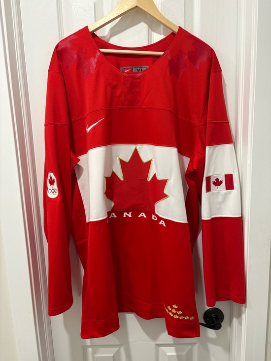 Nike Other - Team Canada Nike Jersey 2013 IIHF hockey Olympics Patch Men’s Size XL Nike